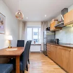 Apartmán 5 Min From Port - Free Private Parking - 1br Tallinn