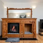 5 Min From Port - Free Private Parking - 1br Apartmán