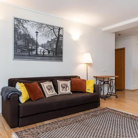 5 Min From Port - Free Private Parking - 1br Apartman *