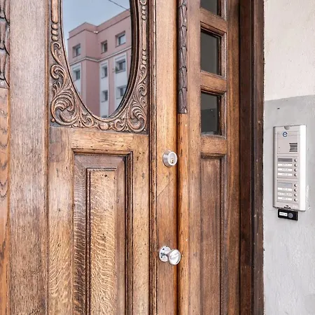 5 Min From Port - Free Private Parking - 1br Apartmán