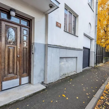 5 Min From Port - Free Private Parking - 1br Apartmán *