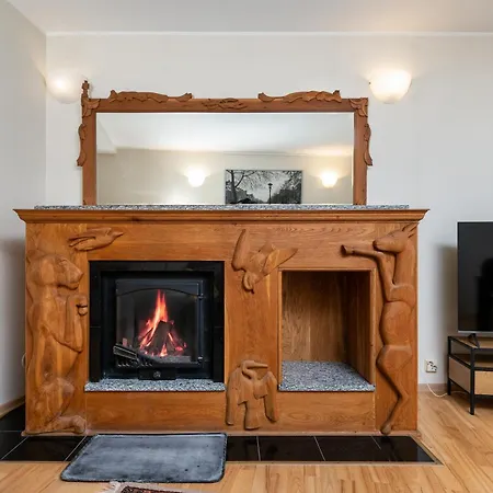 Apartment 5 Min From Port - Free Private Parking - 1br