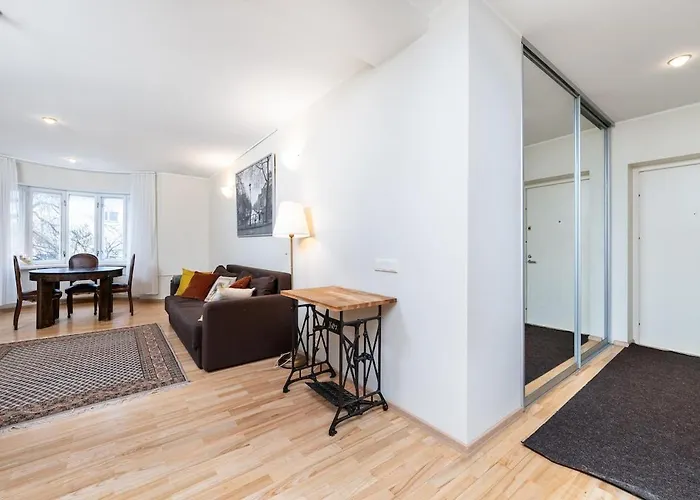 5 Min From Port - Free Private Parking - 1br Apartmán *