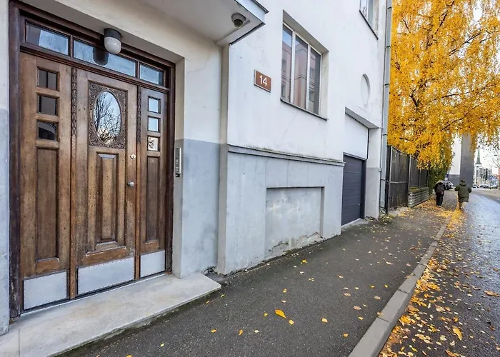 5 Min From Port - Free Private Parking - 1br Apartmán *