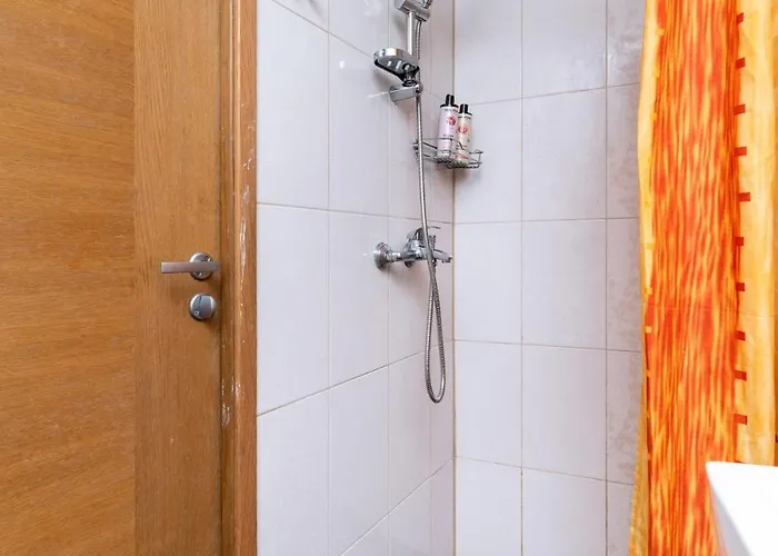 Апартаменты 5 Min From Port - Free Private Parking - 1br Таллин